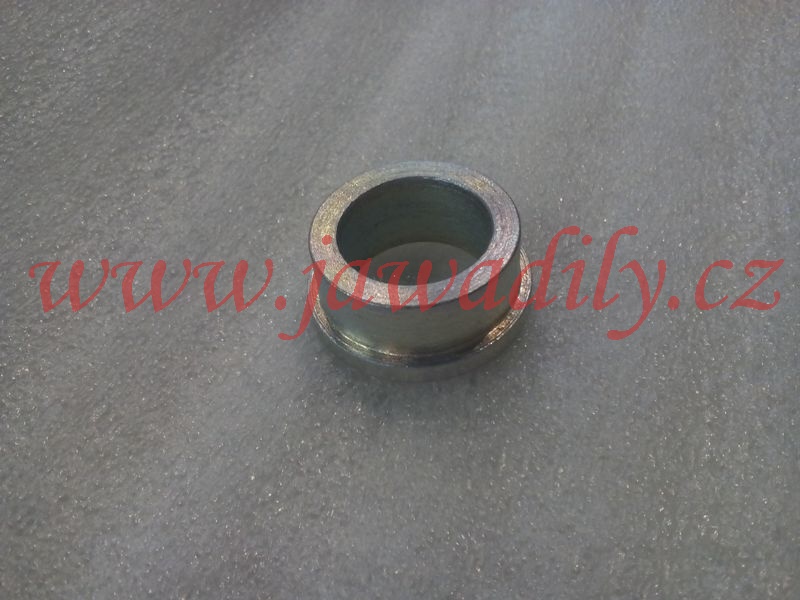 Rozpěrka mezi náboj zadního kola a rozetu - Pérák