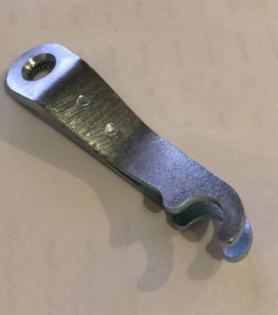 Ramínko klíče přední brzdy ( Pio 550 ) zinek